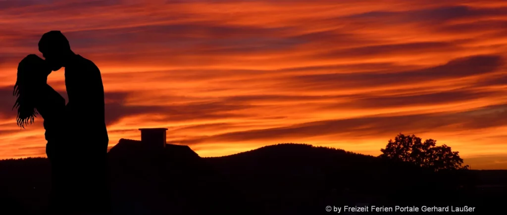 romantischer-sonnenuntergang-tipps-erfolgreiches-dating-liebespaar